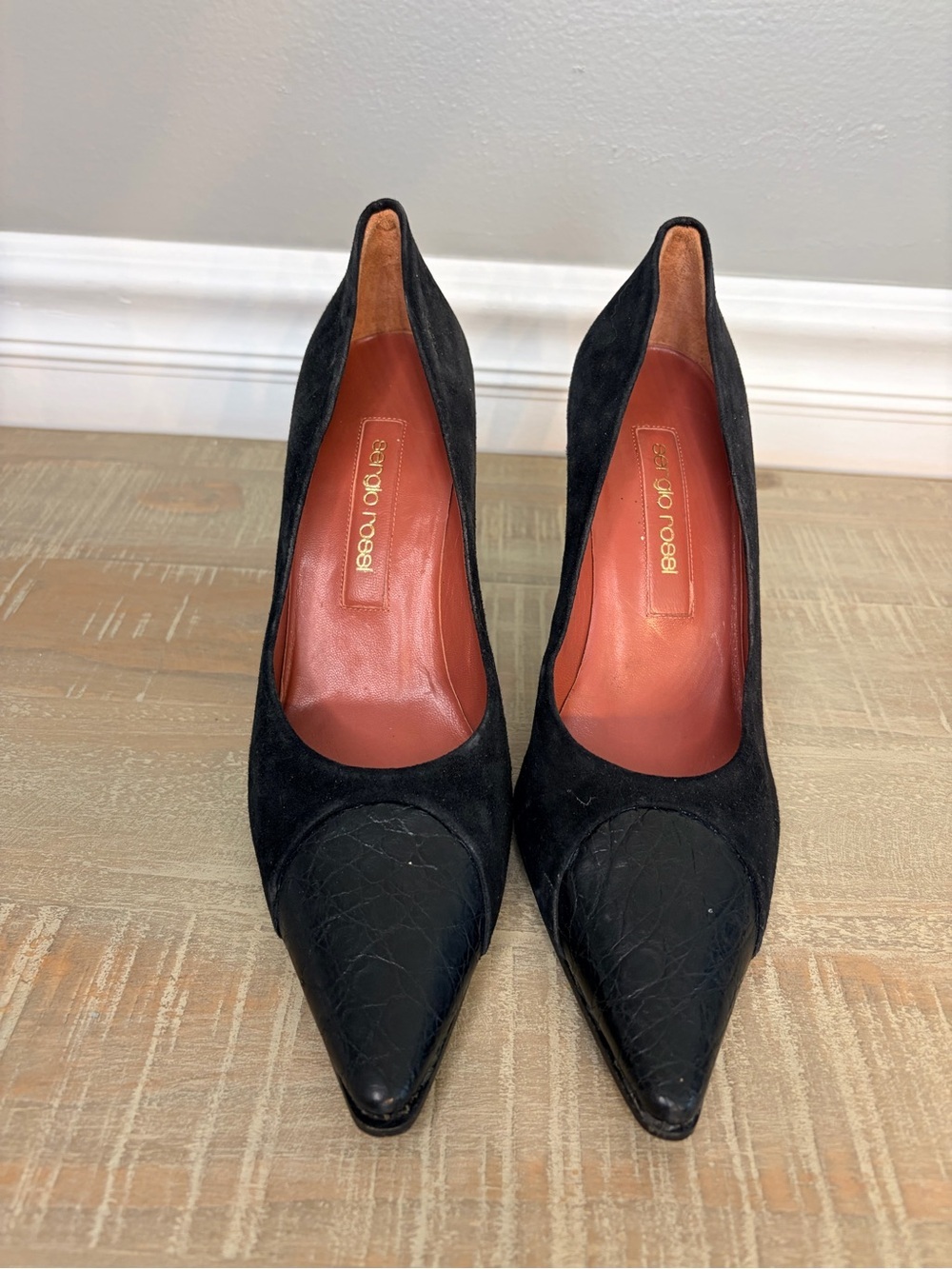 Sergio Rossi Women’s Vintage Black Pointy Toe High Heel Pumps, Size 35 (5 US) - Picture 2 of 8